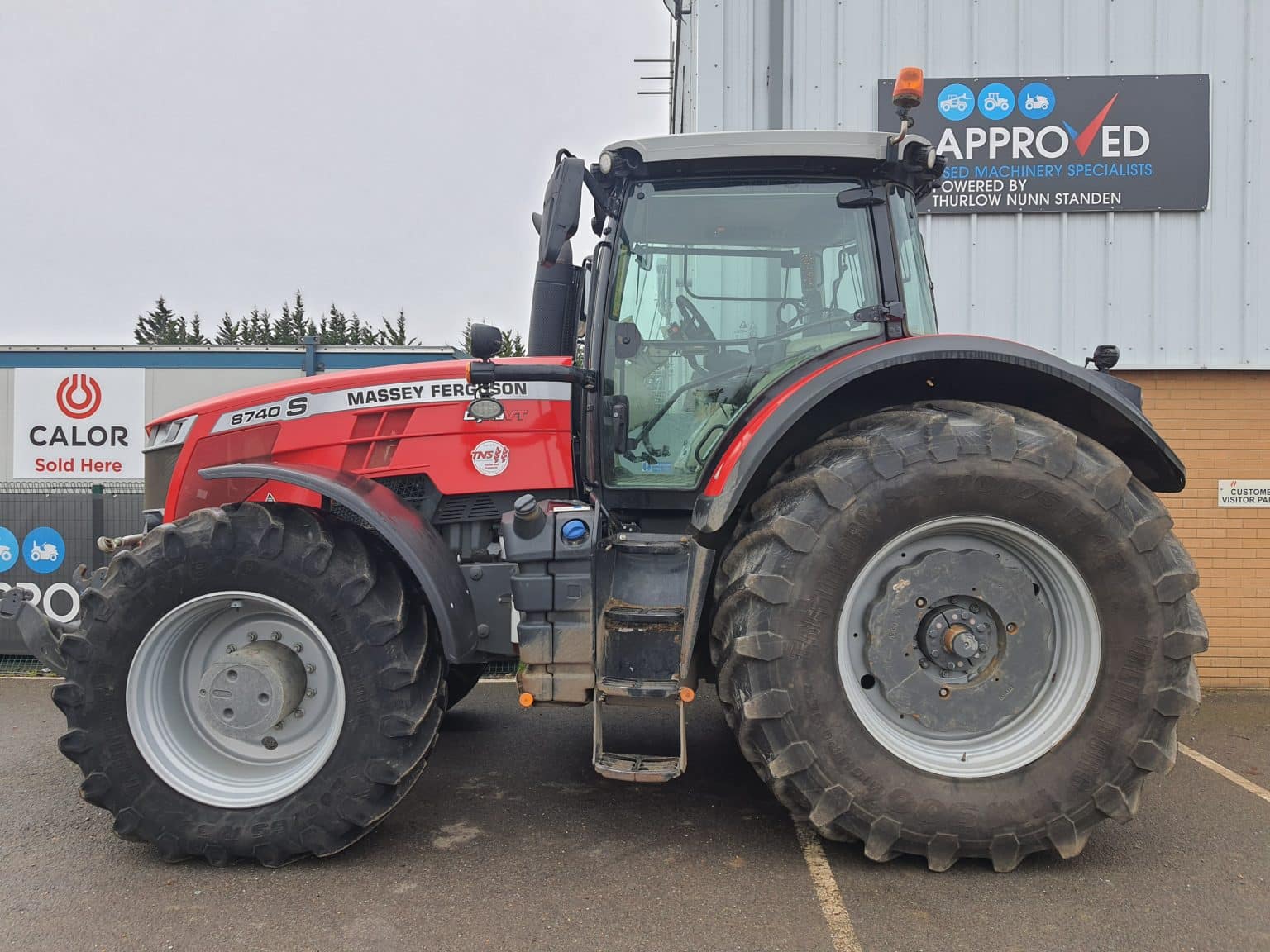 MASSEY FERGUSON 8740S TRACTOR