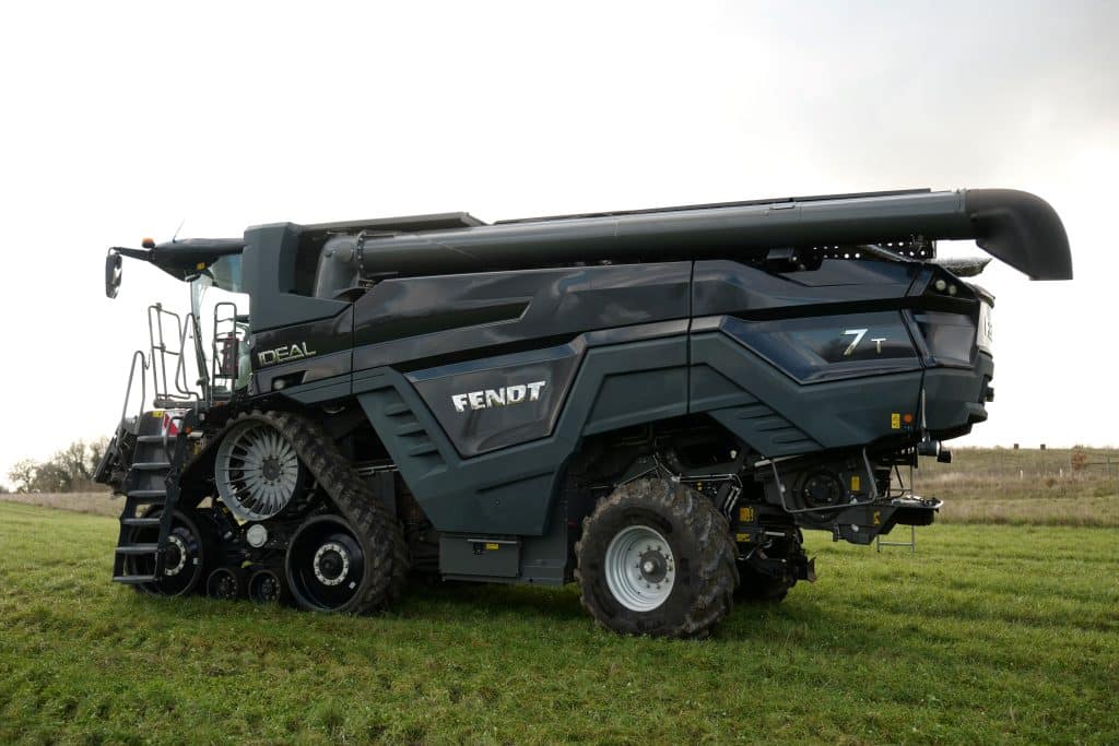 Fendt 300 Tractors: The Preferred Choice for Cambridgeshire Livestock  Farmers - Thurlow Nunn Standen